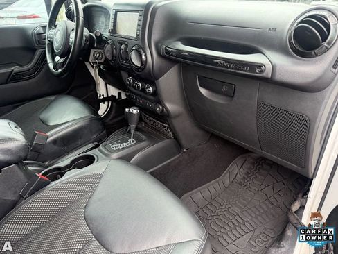 Used 2016 Jeep Wrangler Unlimited Sahara image 27