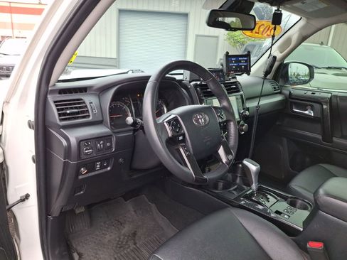 Used 2021 Toyota 4Runner TRD Off-Road Premium AWD/4WD image 22