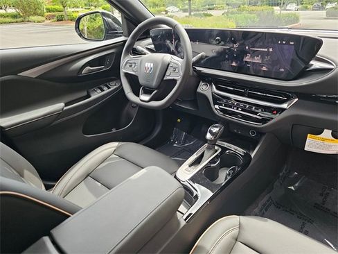 New 2025 Buick Envista Avenir image 10