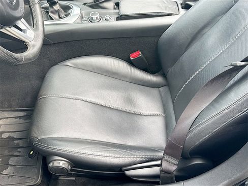 Used 2022 MAZDA MX-5 Miata Grand Touring image 21