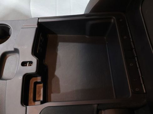 Used 2023 RAM 1500 Classic SLT image 31