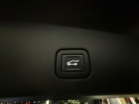 Used 2024 Cadillac Lyriq Tech image 7