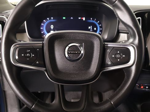 Used 2024 Volvo XC40 B5 Ultimate w/ Protection Package Premier image 3