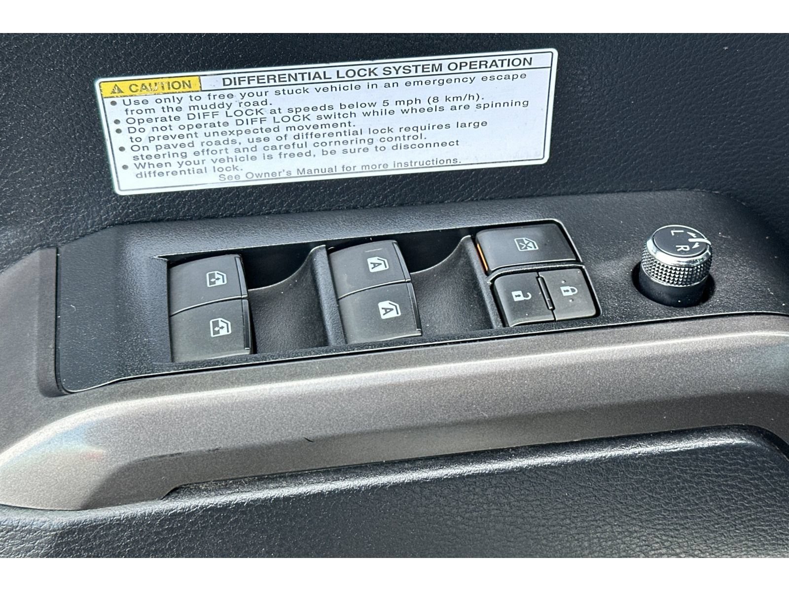Used 2018 Toyota Tacoma TRD Pro AWD/4WD image 12