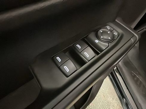 Used 2020 Chevrolet Silverado 1500 Custom w/ Custom Value Package AWD/4WD image 10
