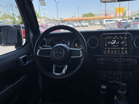 Used 2022 Jeep Wrangler Unlimited Sahara w/ Cold Weather Group AWD/4WD image 25