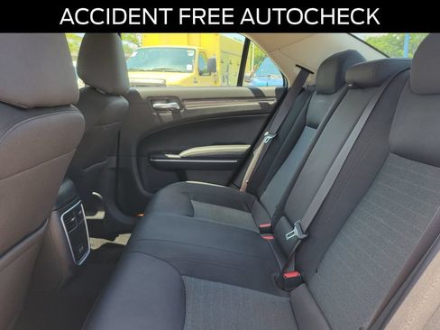 Used 2021 Chrysler 300 Touring RWD image 11