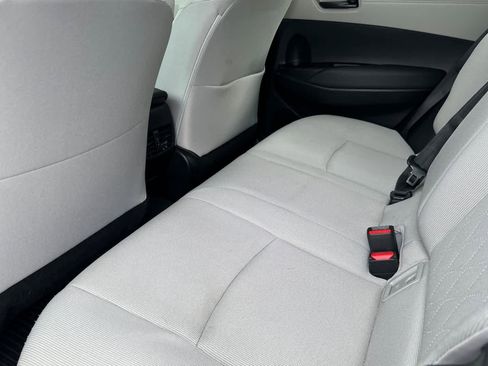 Certified 2022 Toyota Corolla Cross LE image 4