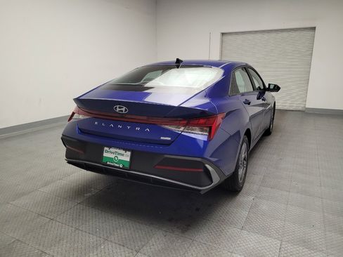 Used 2024 Hyundai Elantra Blue image 7