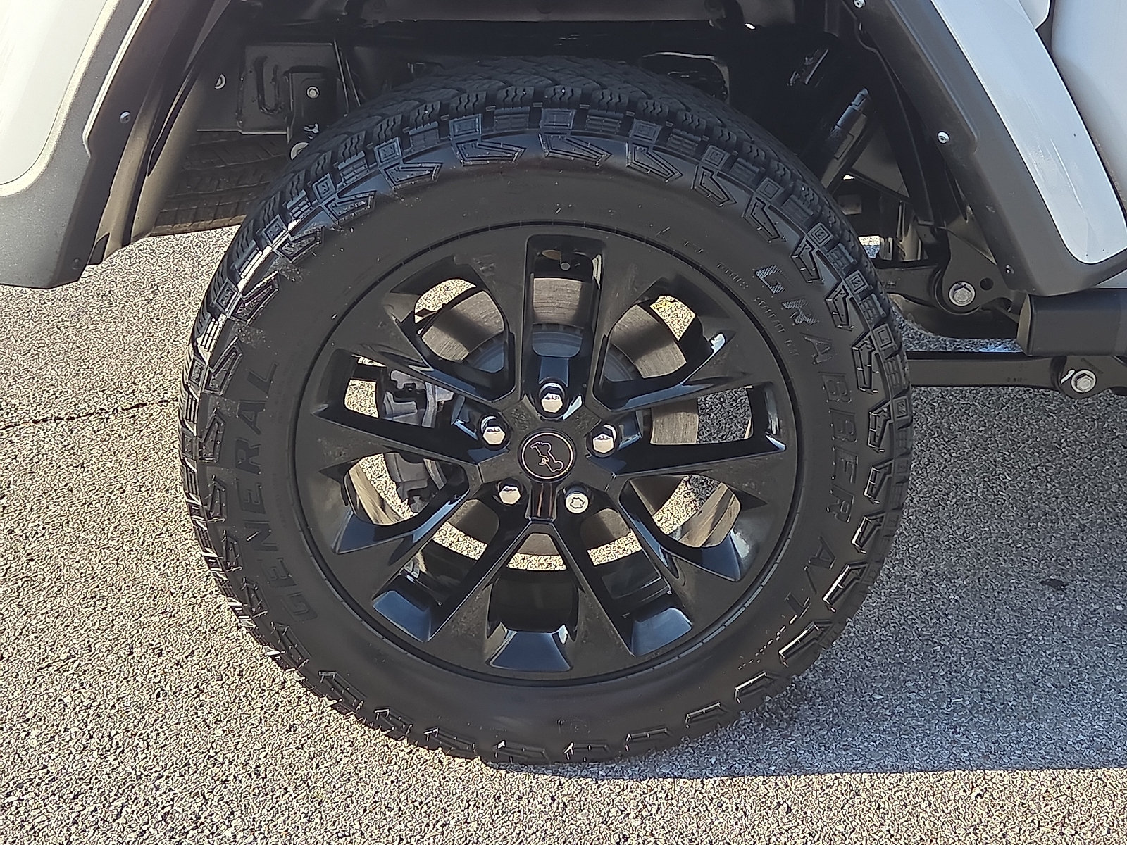 Used 2025 Jeep Gladiator Sport AWD/4WD image 7