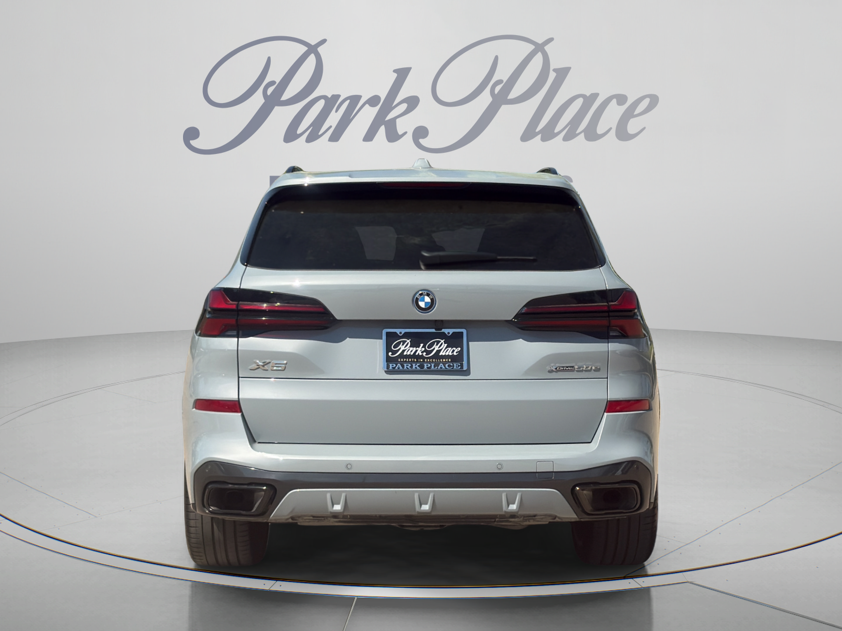 Used 2024 BMW X5 xDrive50e w/ M Sport Package AWD/4WD image 4