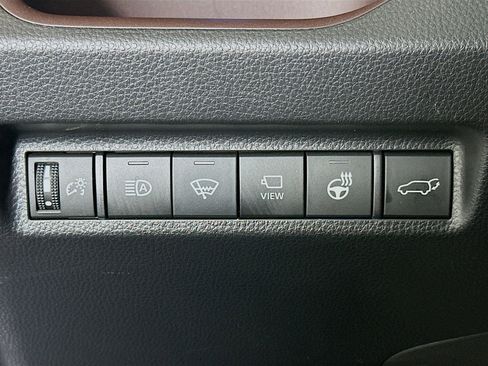 Used 2019 Toyota RAV4 Limited image 17