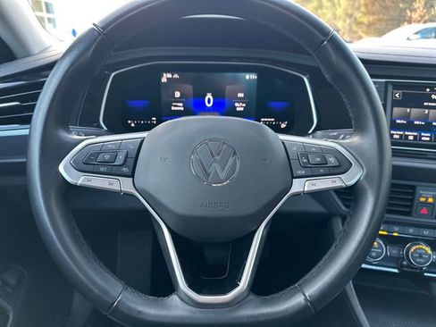 Used 2023 Volkswagen Jetta SE w/ Panoramic Sunroof Package image 14