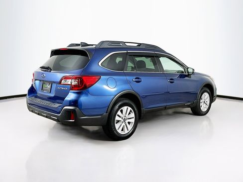 Used 2019 Subaru Outback 2.5i Premium image 9