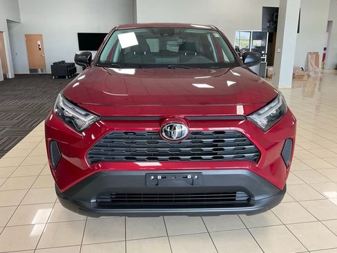 Used 2025 Toyota RAV4 LE AWD/4WD image 2
