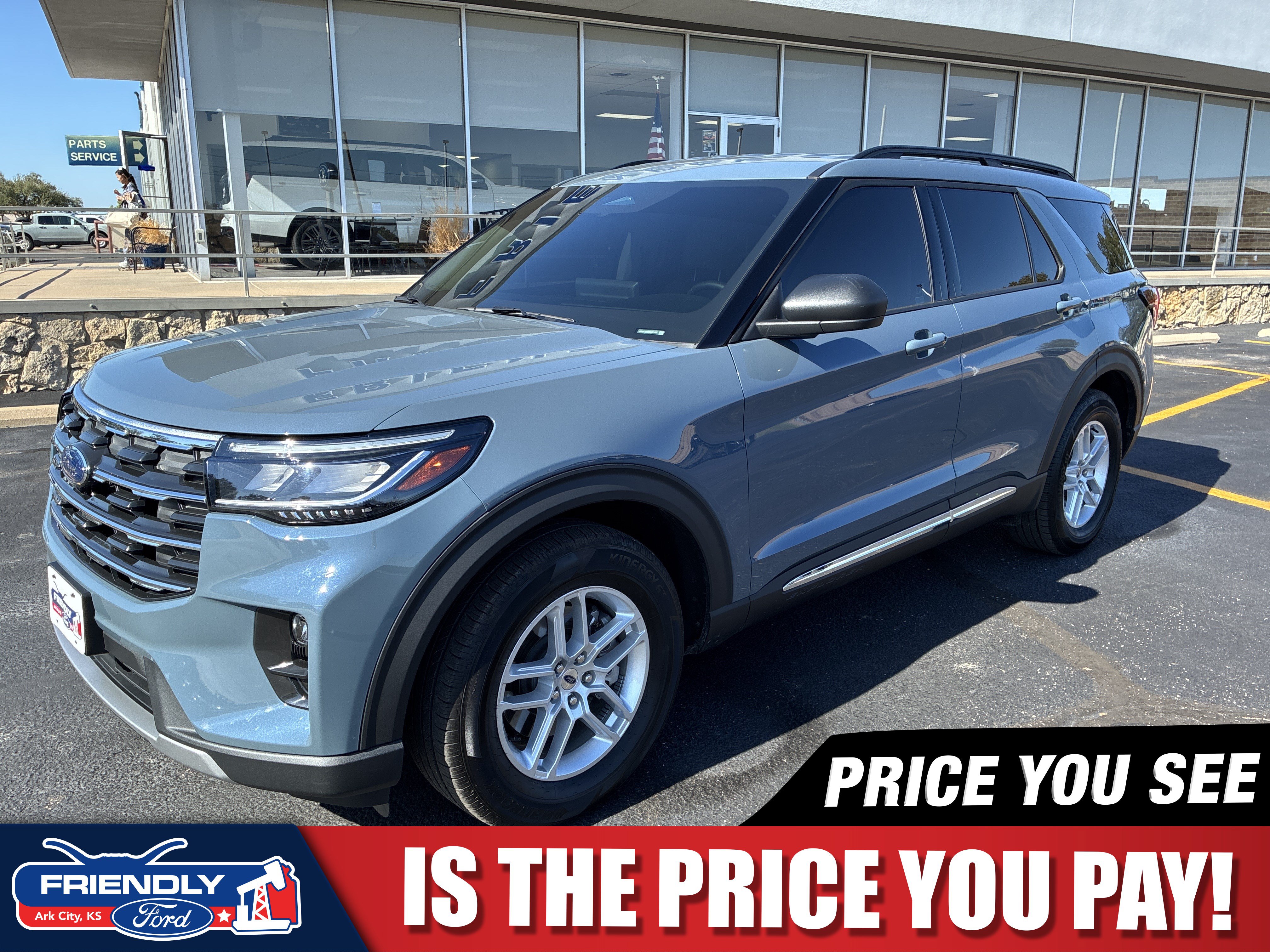 Used 2025 Ford Explorer Active w/ Active Comfort Package RWD image 1