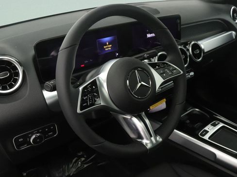 New 2026 Mercedes-Benz GLB 250 4MATIC image 4