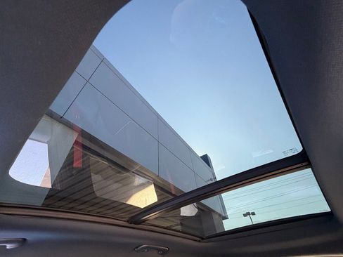 Used 2023 Genesis GV70 2.5T w/ Sport Prestige Package image 16