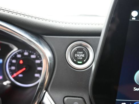 Used 2025 Chevrolet Blazer LT FWD image 16