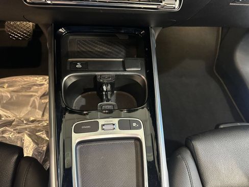 Used 2025 Mercedes-Benz GLB 250 image 45