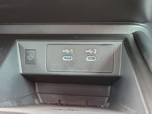 Certified 2025 Nissan Kicks SR FWD image 29