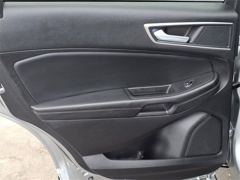 Used 2024 Ford Edge SEL image 7