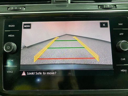 Used 2018 Volkswagen Tiguan SEL image 14