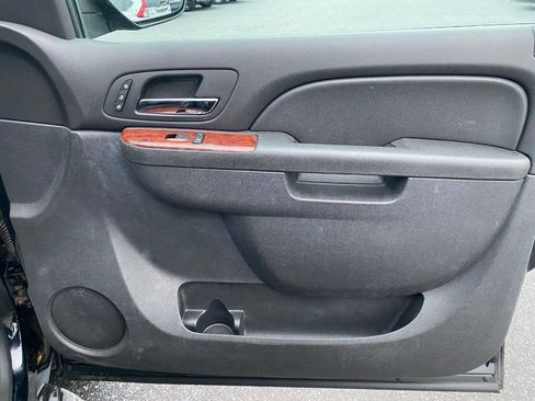 Used 2012 Chevrolet Avalanche LTZ image 34