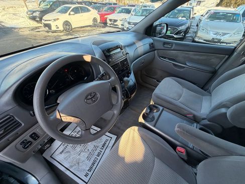 Used 2007 Toyota Sienna LE image 10