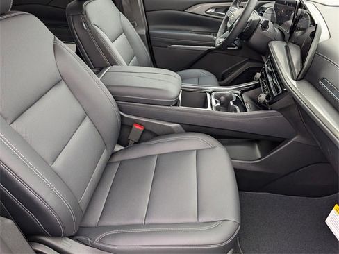 New 2026 Chevrolet Traverse LT w/ Driver Confidence Package image 27