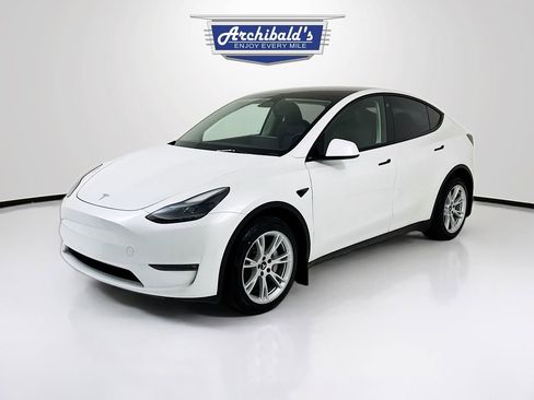 Used 2023 Tesla Model Y Long Range image 3