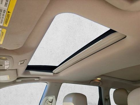 Used 2015 Nissan Pathfinder Platinum w/ Family Entertainment Package FWD image 15