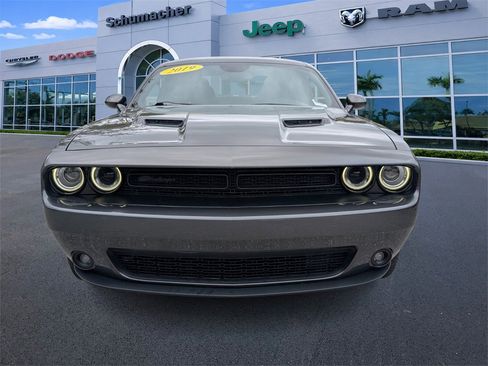 Used 2019 Dodge Challenger SXT w/ Blacktop Package image 2