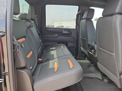 Used 2025 GMC Sierra 2500 AT4 AWD/4WD image 16