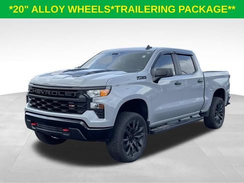 Used 2025 Chevrolet Silverado 1500 Custom Trail Boss AWD/4WD image 3