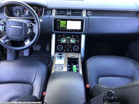 Used 2019 Land Rover Range Rover HSE image 10