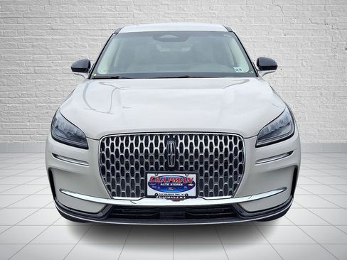 Used 2023 Lincoln Corsair AWD image 2