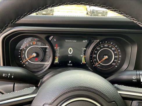 New 2025 Jeep Gladiator Rubicon w/ Convenience Group image 15