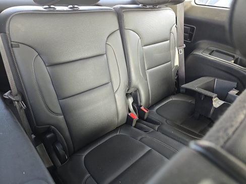 Used 2023 GMC Acadia SLT w/ Elevation Edition FWD image 14