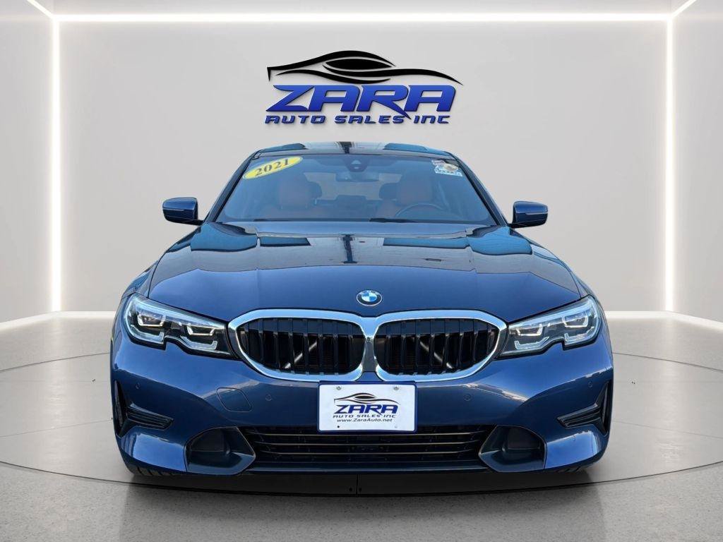 Used 2021 BMW 330i xDrive Sedan w/ Premium Package AWD/4WD image 2