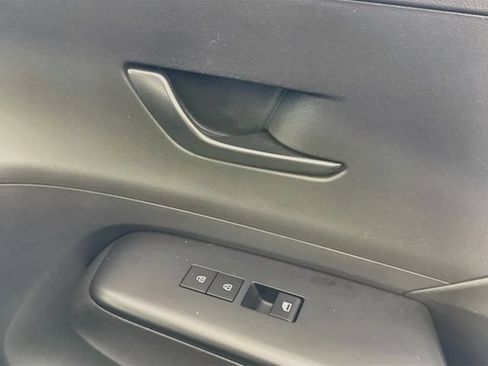 Used 2025 Hyundai Kona SEL AWD/4WD image 35