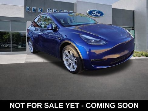 Used 2024 Tesla Model Y Long Range image 1