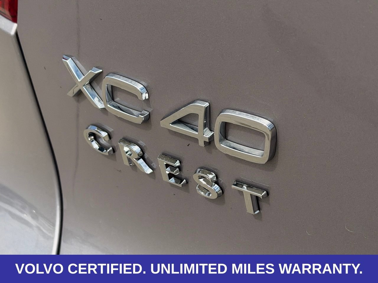 Certified 2026 Volvo XC40 B5 Plus AWD/4WD image 11