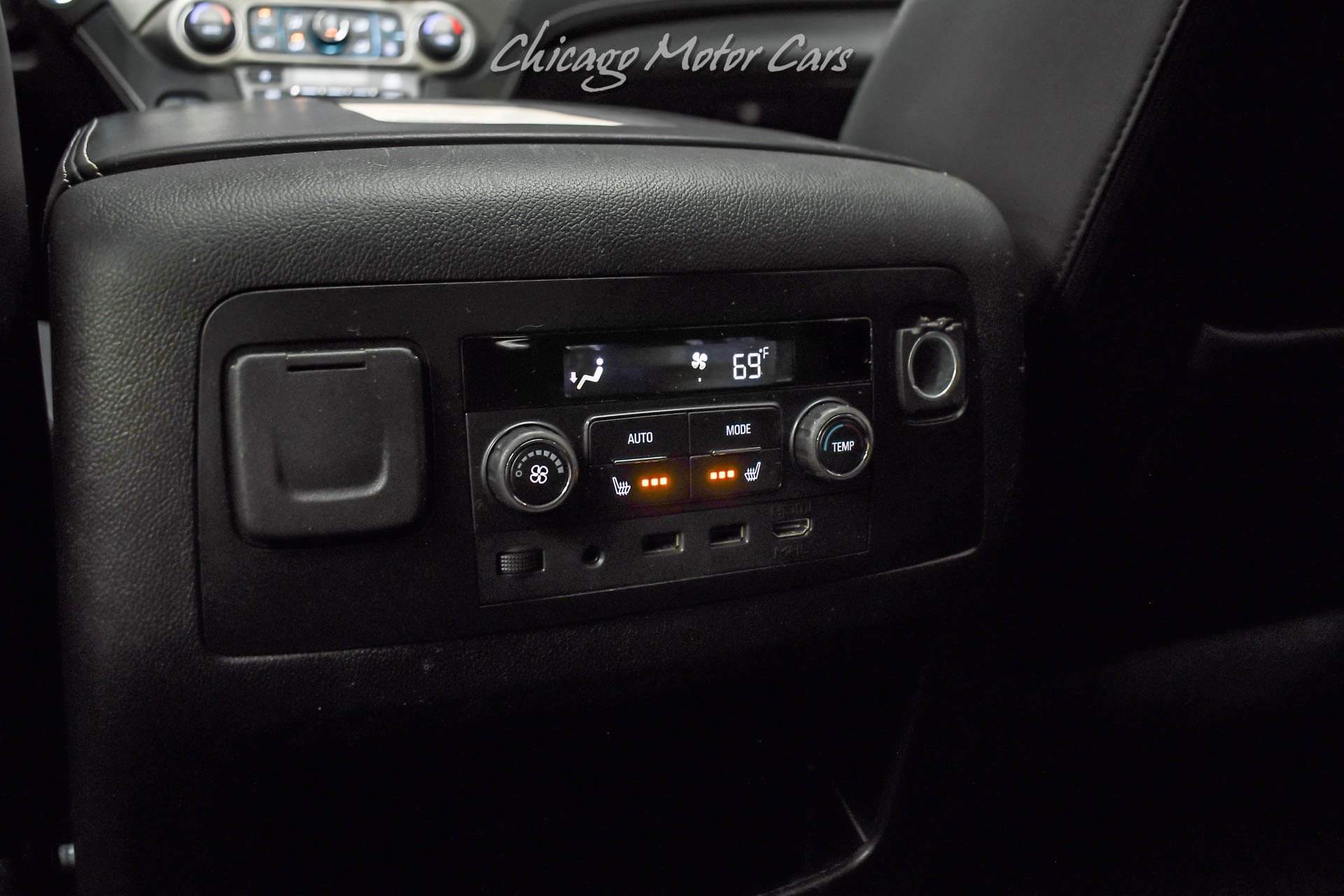 Used 2017 GMC Yukon Denali w/ Open Road Package AWD/4WD image 28