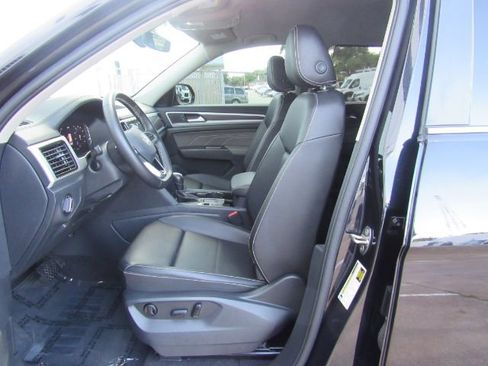 Used 2023 Volkswagen Atlas SE FWD image 12