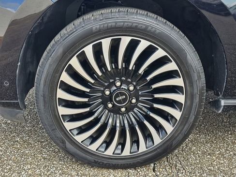 Used 2020 Lincoln Navigator Black Label w/ Cargo Convenience Package image 36