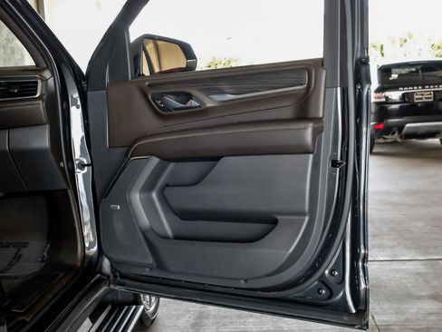 Used 2021 GMC Yukon Denali w/ Denali Premium Package image 50