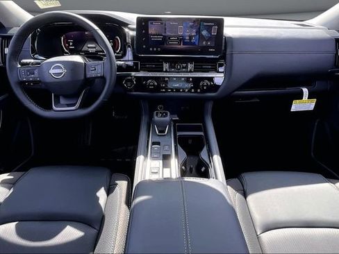 New 2026 Nissan Pathfinder SL FWD image 5