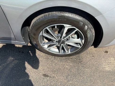 Used 2024 Kia Forte LXS FWD image 39