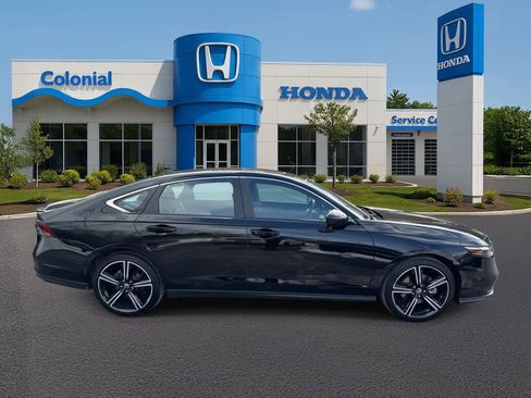 Used 2025 Honda Accord Sport image 8